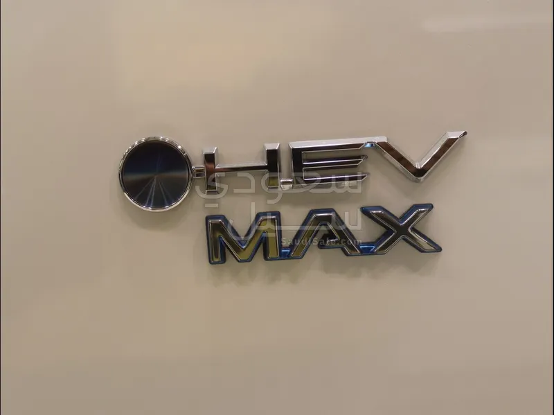 2025 تويوتا لاند كروزر في اكس ار