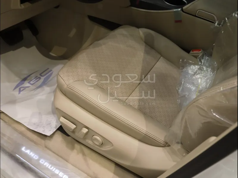 2025 تويوتا لاند كروزر في اكس ار