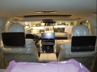 2025 تويوتا لاند كروزر في اكس ار