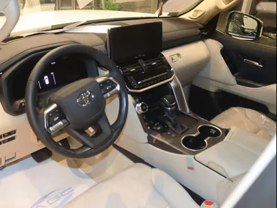 2025 تويوتا لاند كروزر في اكس ار