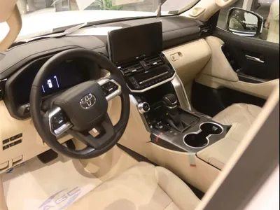 2025 تويوتا لاند كروزر في اكس ار