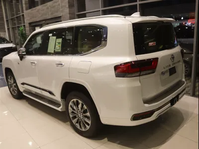 2025 تويوتا لاند كروزر في اكس ار