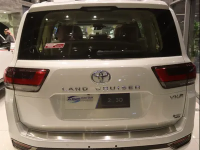2025 تويوتا لاند كروزر في اكس ار
