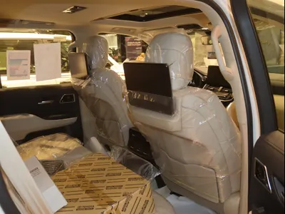 2025 تويوتا لاند كروزر في اكس ار