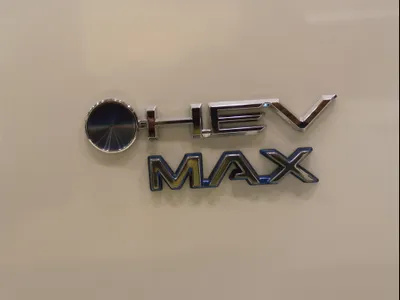 2025 تويوتا لاند كروزر في اكس ار