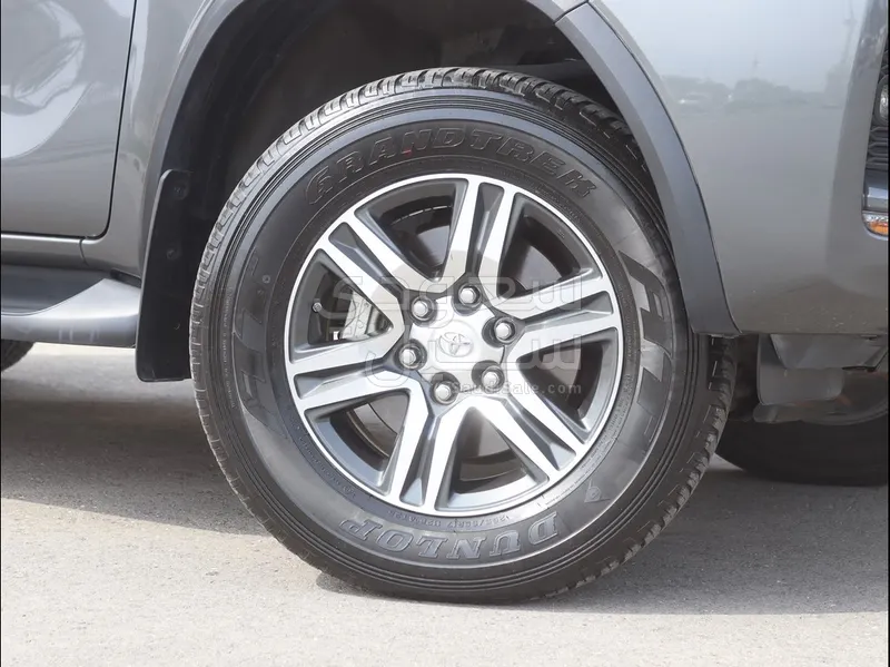 2023 تويوتا فورشنر في اكس