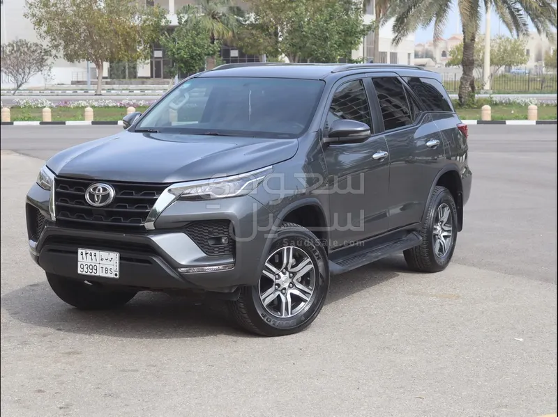 2023 تويوتا فورشنر في اكس