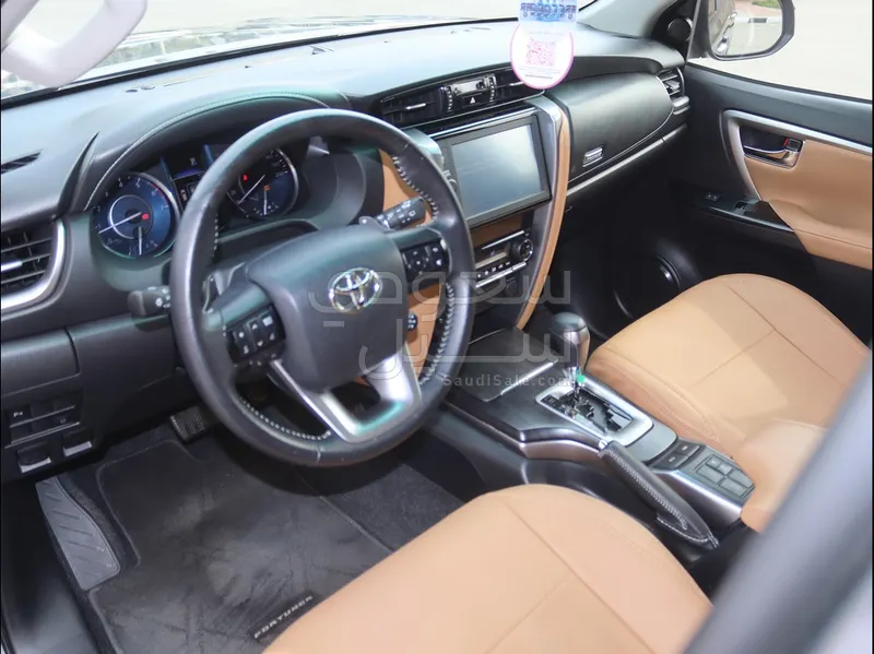 2023 تويوتا فورشنر في اكس