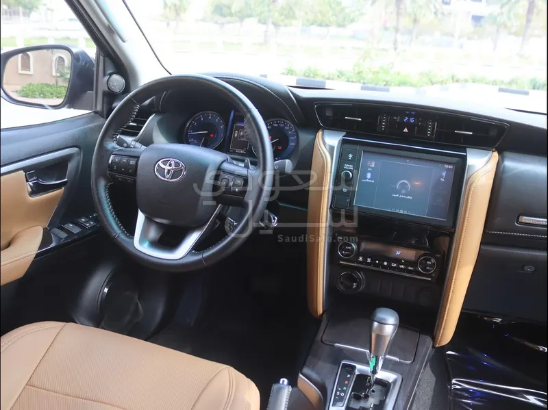 2023 تويوتا فورشنر في اكس