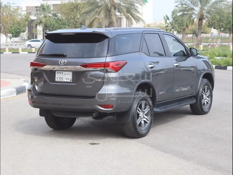 2023 تويوتا فورشنر في اكس