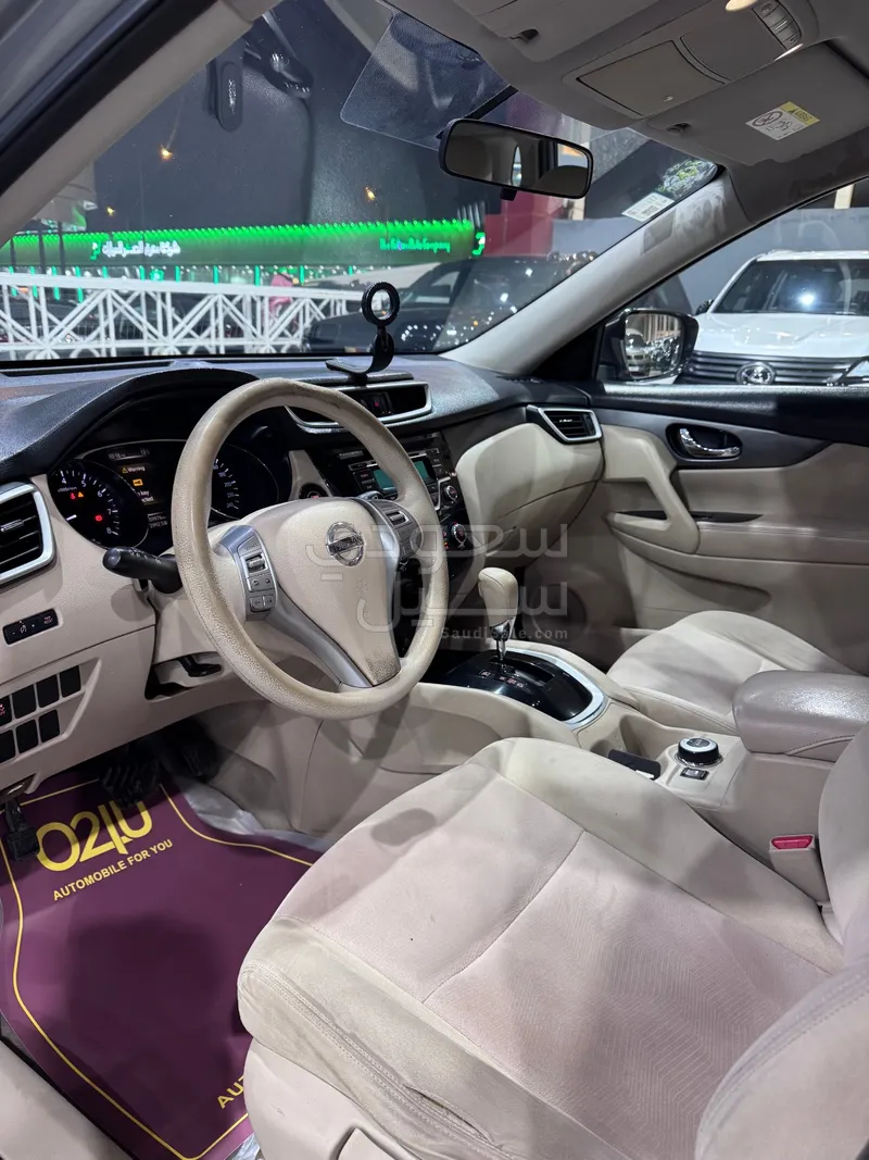 2016 نيسان اكس - ترايل