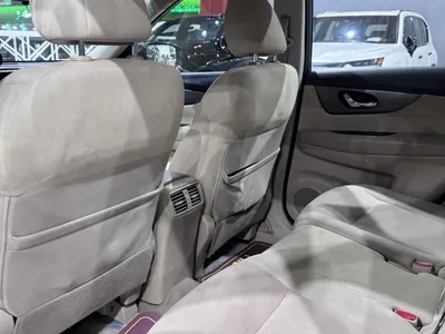 2016 نيسان اكس - ترايل