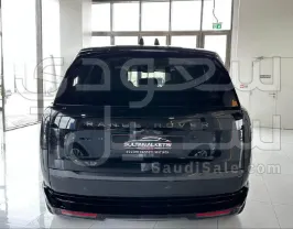 2025 لاند روفر رينج روفر فوج اس اي سوبر تشارج