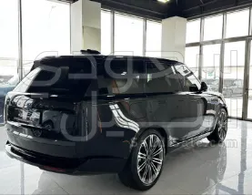 2025 لاند روفر رينج روفر فوج اس اي سوبر تشارج