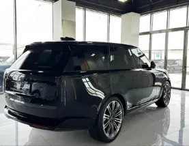 2025 لاند روفر رينج روفر فوج اس اي سوبر تشارج