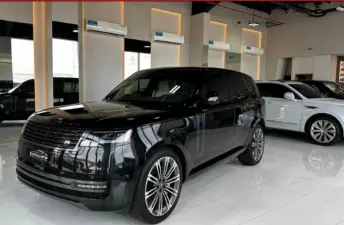 2025 لاند روفر رينج روفر فوج اس اي سوبر تشارج