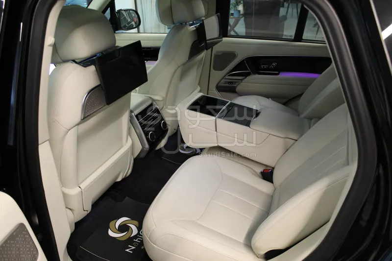 2024 لاند روفر رينج روفر اس في اوتوبيوغرافي