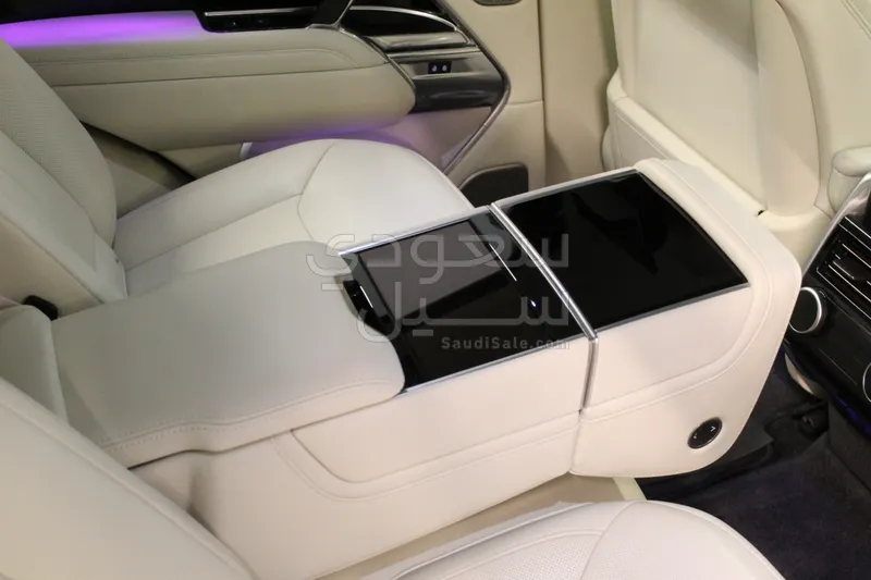 2024 لاند روفر رينج روفر اس في اوتوبيوغرافي