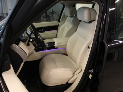 2024 لاند روفر رينج روفر اس في اوتوبيوغرافي