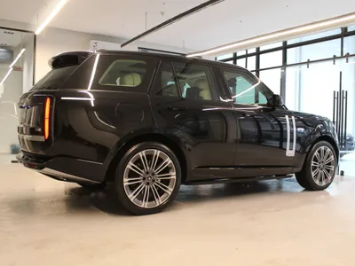 2024 لاند روفر رينج روفر اس في اوتوبيوغرافي