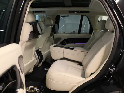 2024 لاند روفر رينج روفر اس في اوتوبيوغرافي