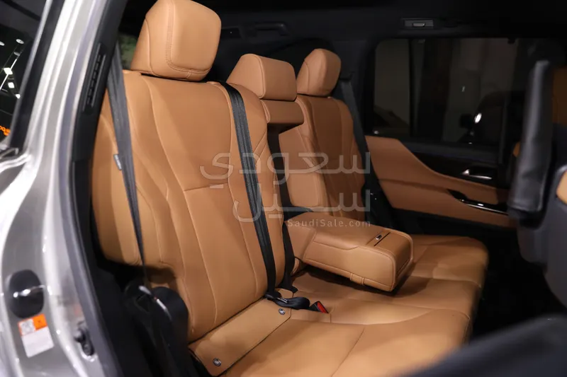 2024 لكزس إل إكس 600