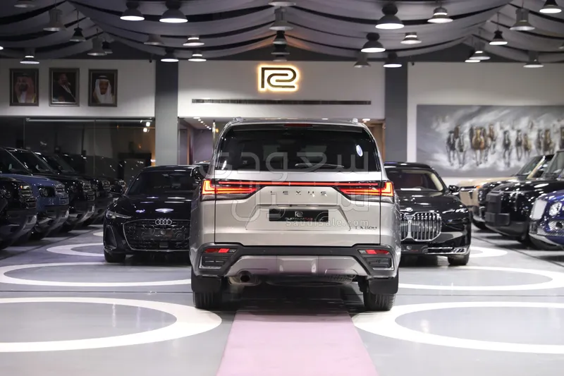 2024 لكزس إل إكس 600