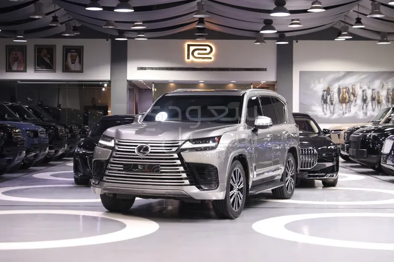 2024 لكزس إل إكس 600