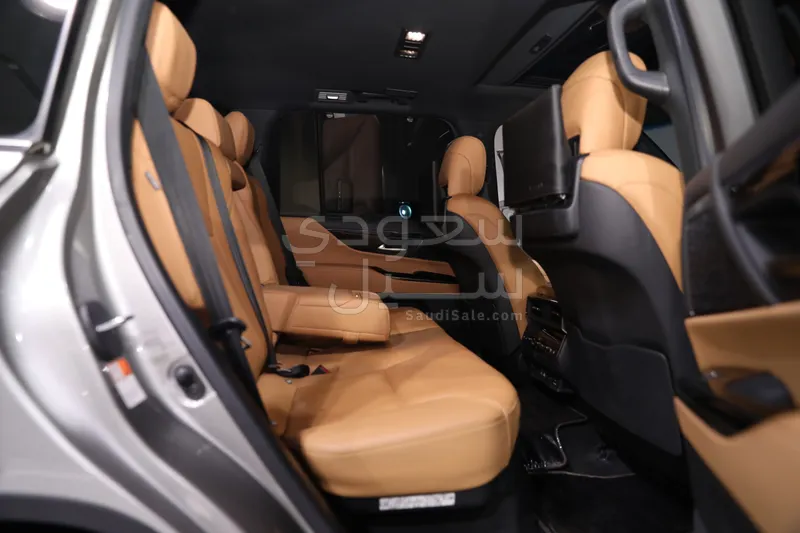 2024 لكزس إل إكس 600