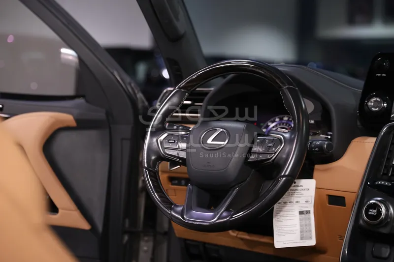 2024 لكزس إل إكس 600