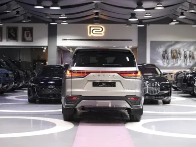 2024 لكزس إل إكس 600