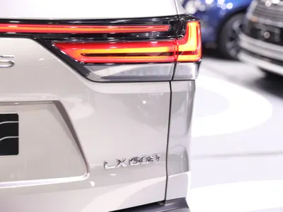 2024 لكزس إل إكس 600