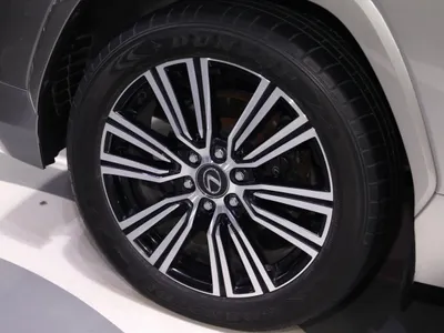 2024 لكزس إل إكس 600