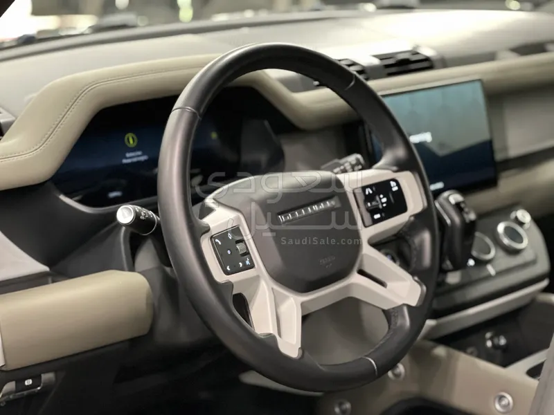 2024 لاند روفر ديفيندر 110