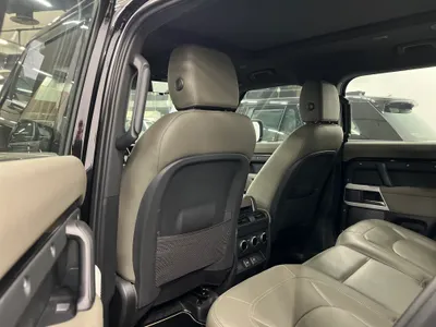 2024 لاند روفر ديفيندر 110