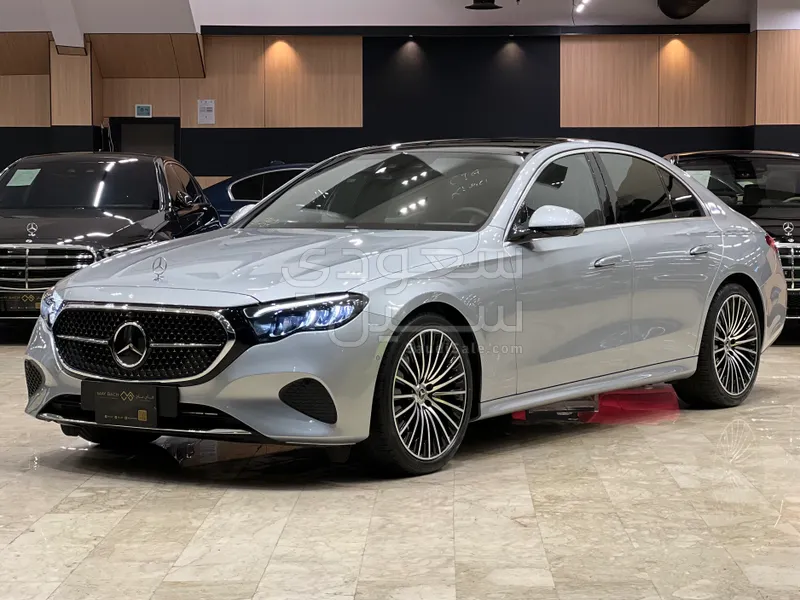 2025 مرسيدس - بنز إي 200