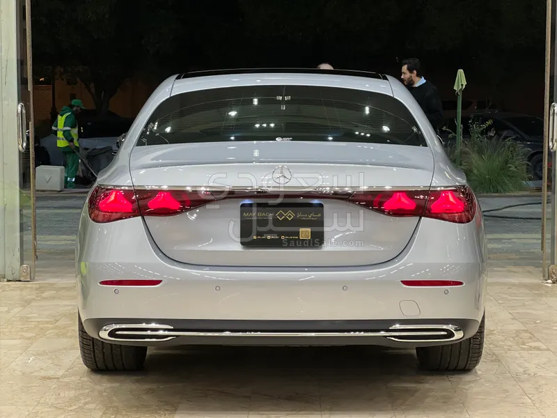 2025 مرسيدس - بنز إي 200