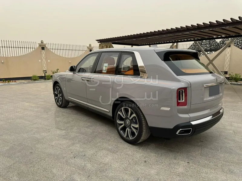 2024 رولز رويس كولينان سلفر بادج