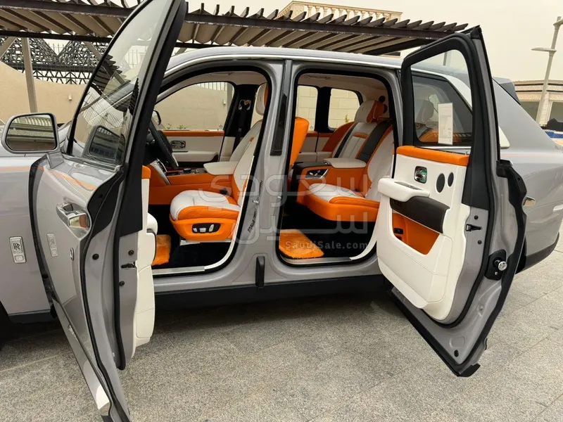 2024 رولز رويس كولينان سلفر بادج