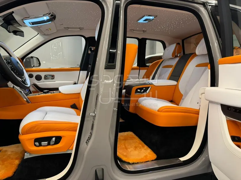 2024 رولز رويس كولينان سلفر بادج