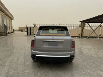 2024 رولز رويس كولينان سلفر بادج