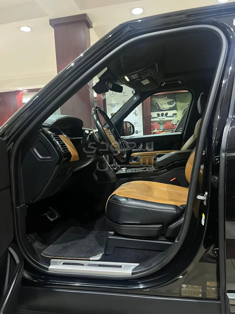 2019 لاند روفر رينج روفر اس في اوتوبيوغرافي