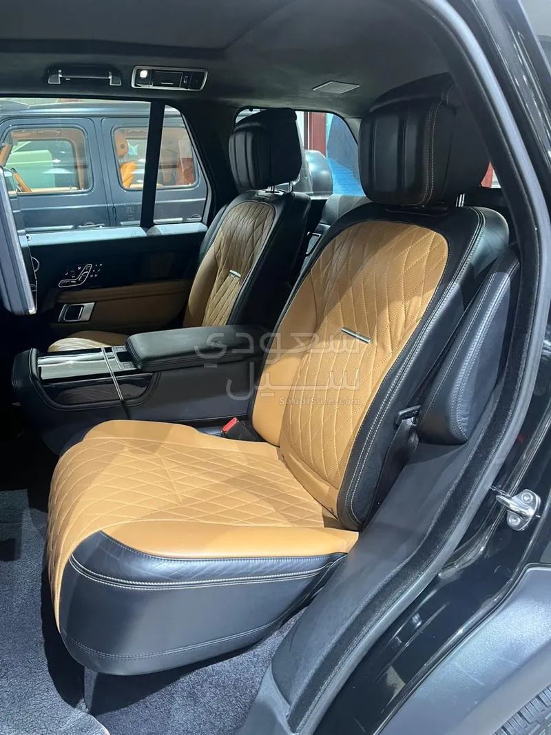 2019 لاند روفر رينج روفر اس في اوتوبيوغرافي