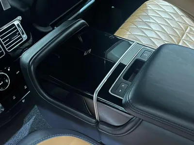 2019 لاند روفر رينج روفر اس في اوتوبيوغرافي