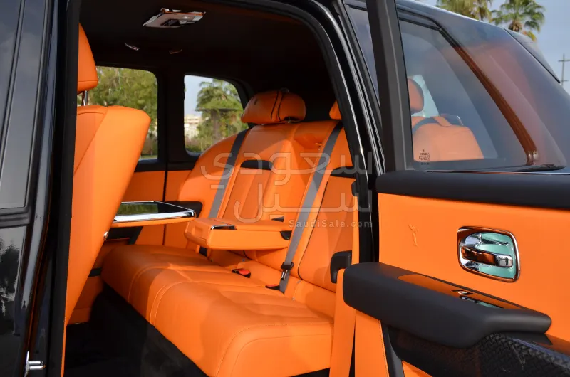 2025 رولز رويس كولينان بلاك بادج