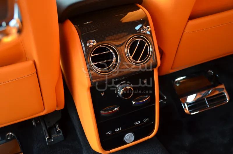 2025 رولز رويس كولينان بلاك بادج