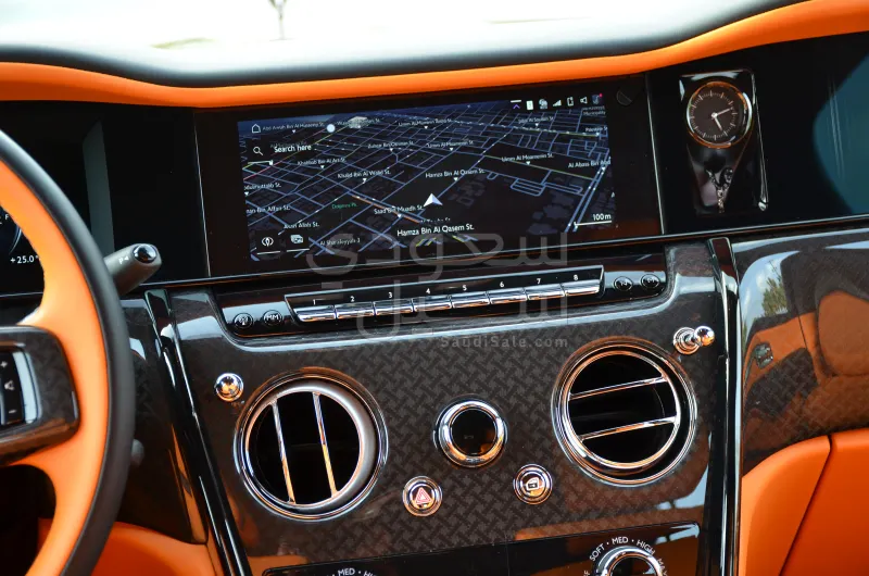 2025 رولز رويس كولينان بلاك بادج