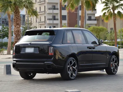 2025 رولز رويس كولينان بلاك بادج