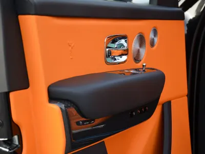 2025 رولز رويس كولينان بلاك بادج