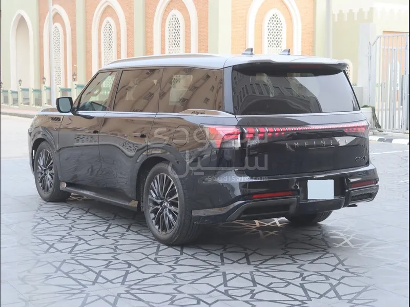 2025 انفينيتي كيو اكس 80